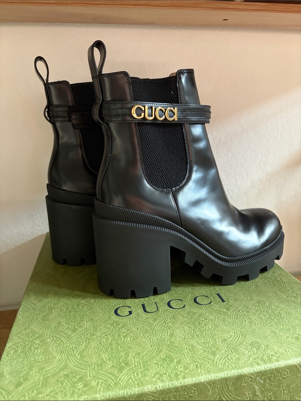 Gucci Black Leather Platform Chelsea Boots with Gold Logo Strap - Picture 5 of 9